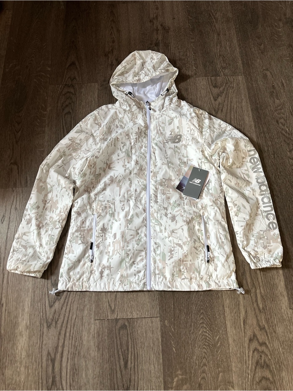 MSRP $99 NWT New Balance White Patterned Water-Resistant Windbreaker – Size M - Picture 5 of 6